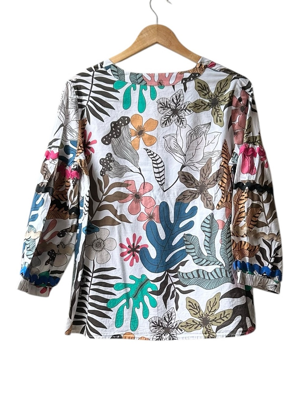 VILAGALLO lucera V Neck Novelty Print top in multi Sz 44 - Picture 6 of 15